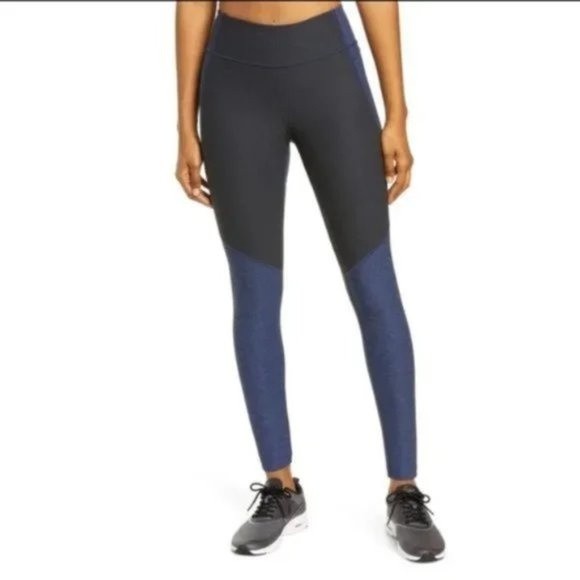 Outdoor Voices Pants - Outdoor Voices Two-Tone Warmup Crop Leggings Size M